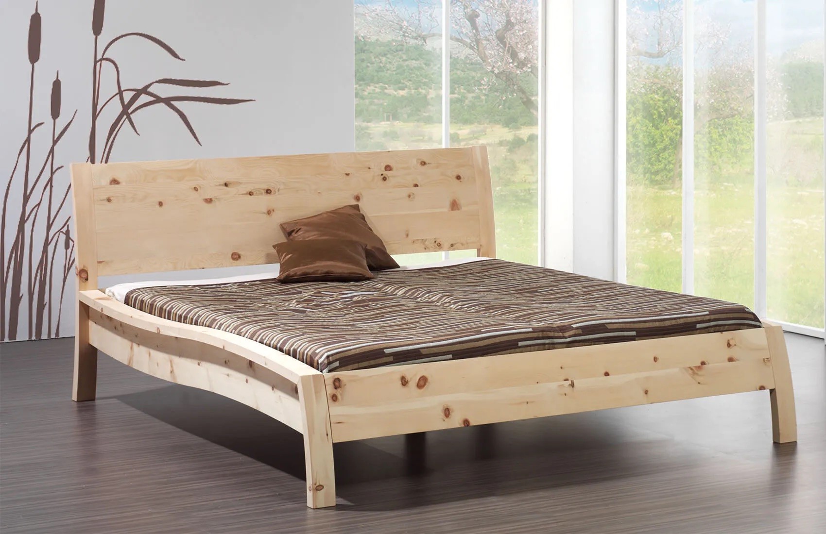 Metallfreies Bett aus Zirbenholz